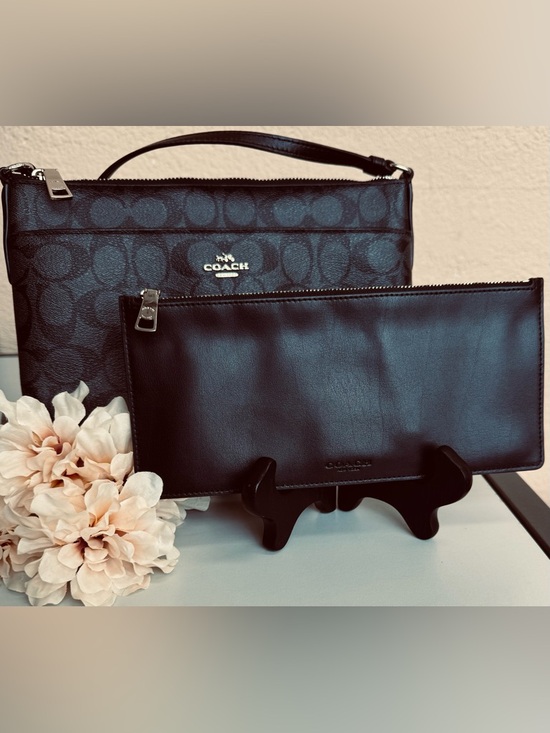 Coach Handbags - Coach Pop Up CROSSBODY